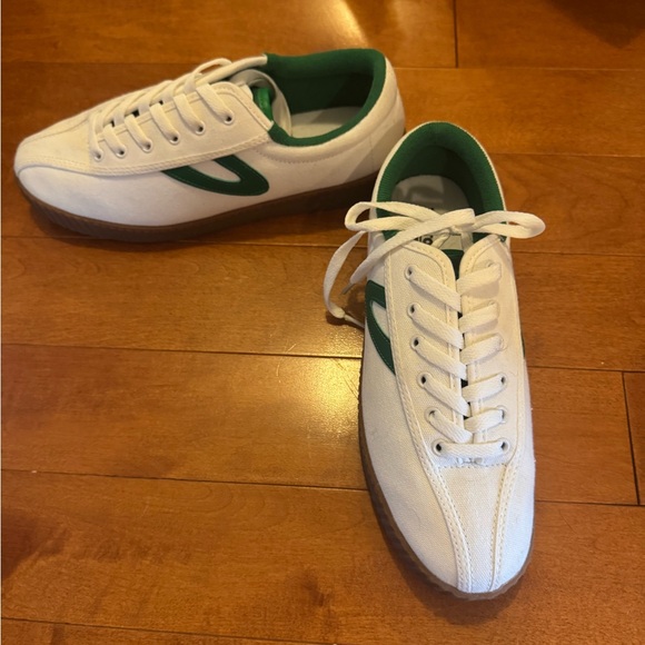 Tretorn NYLife canvas sneakers white and green. Size 8.5 - Picture 4 of 5